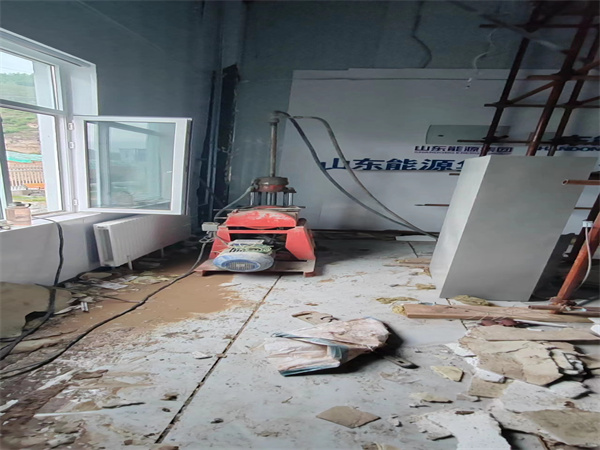 南部地基基础下沉墙体裂缝加固注浆顶升施工